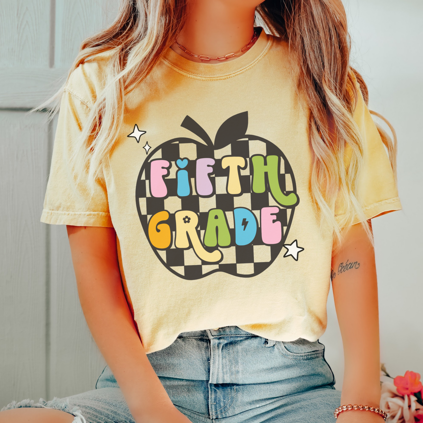 Comfort Colors® 'Checkered Apple' Fifth Grade Shirt